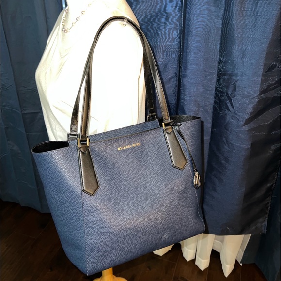 Michael Kors Kimberly Small Bonded Leather Tote - Picture 5 of 8